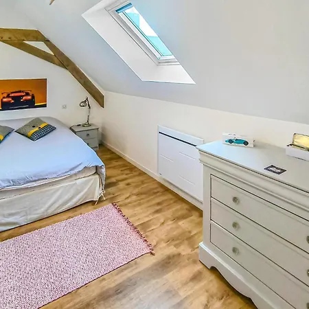 Avec Piscine Holiday home Parennes