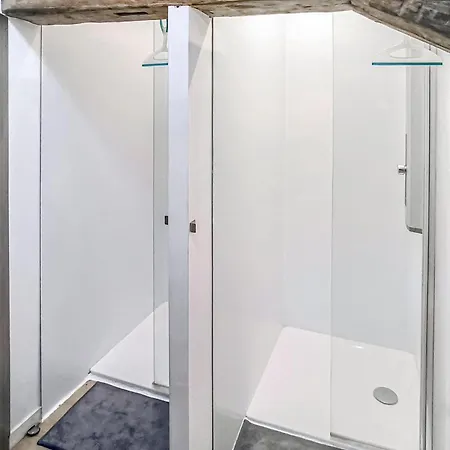 Avec Piscine * Parennes