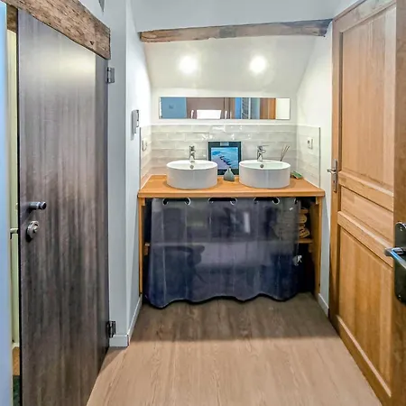 Avec Piscine Semesterbostad Parennes