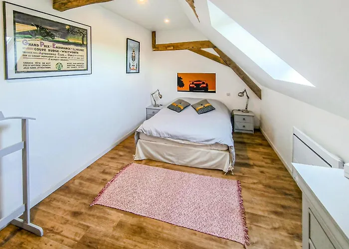 Avec Piscine * Parennes