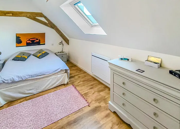 Avec Piscine Feriehus Parennes